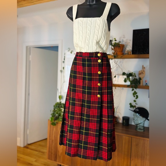 Hobnobber Dresses & Skirts - Vintage Hobnobber Canada Red Tartan Wool Midi Skirt w/ Gold Buttons – Size 4